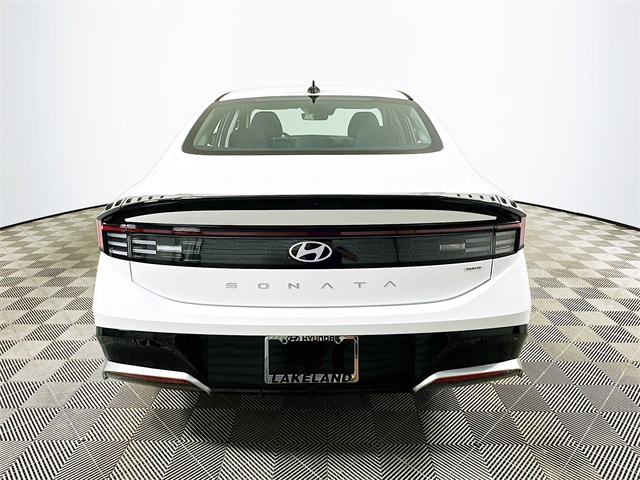 Sonata Hybrid SEL