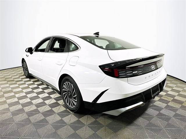 Sonata Hybrid SEL