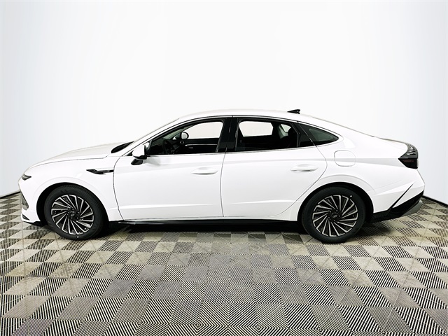 Sonata Hybrid SEL