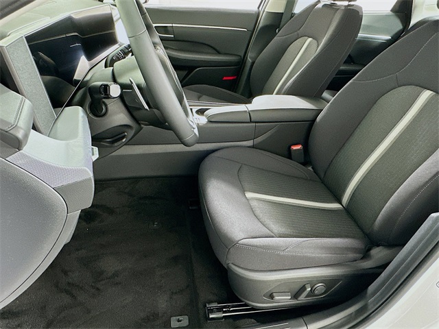 Sonata Hybrid SEL