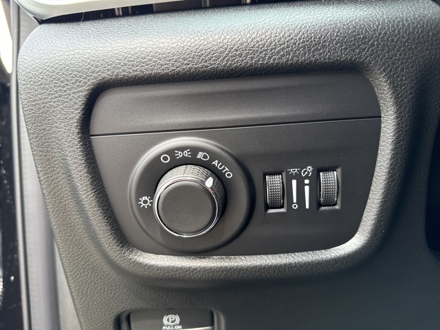 2025 Jeep Grand Cherokee Laredo X photo 18