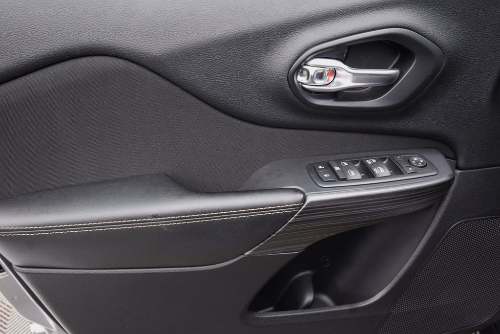 used 2017 Jeep Cherokee car, priced at $11,993