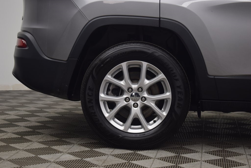 used 2017 Jeep Cherokee car, priced at $11,993