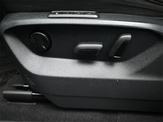 used 2020 Volkswagen Atlas Cross Sport car, priced at $18,569