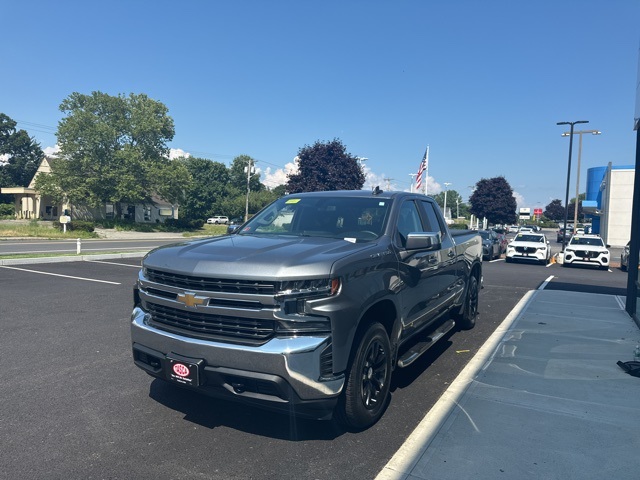 2020 Chevrolet Silverado 1500 LT photo 5