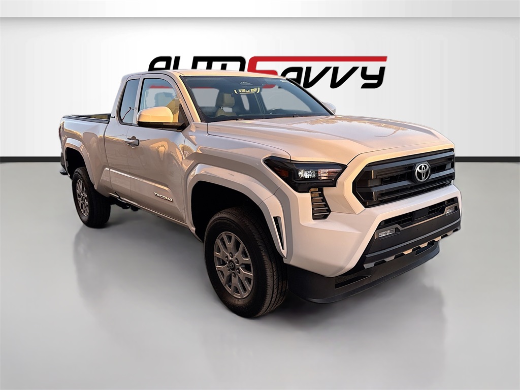 2024 Toyota Tacoma SR5's photo