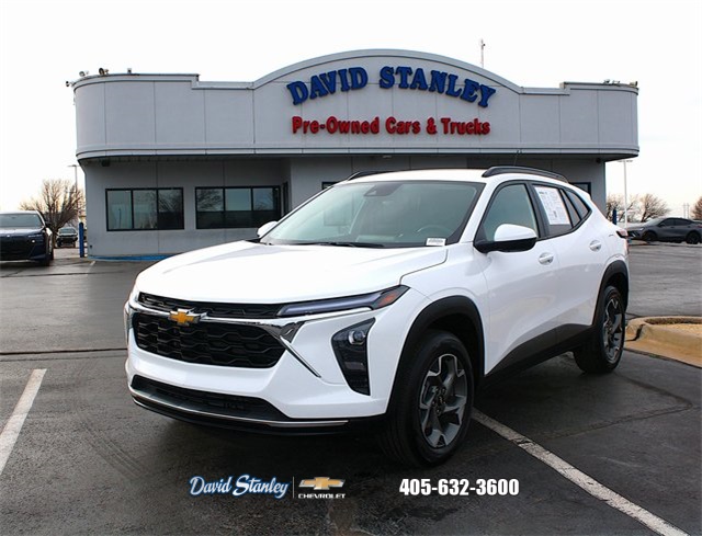 used 2025 Chevrolet Trax car, priced at $22,580