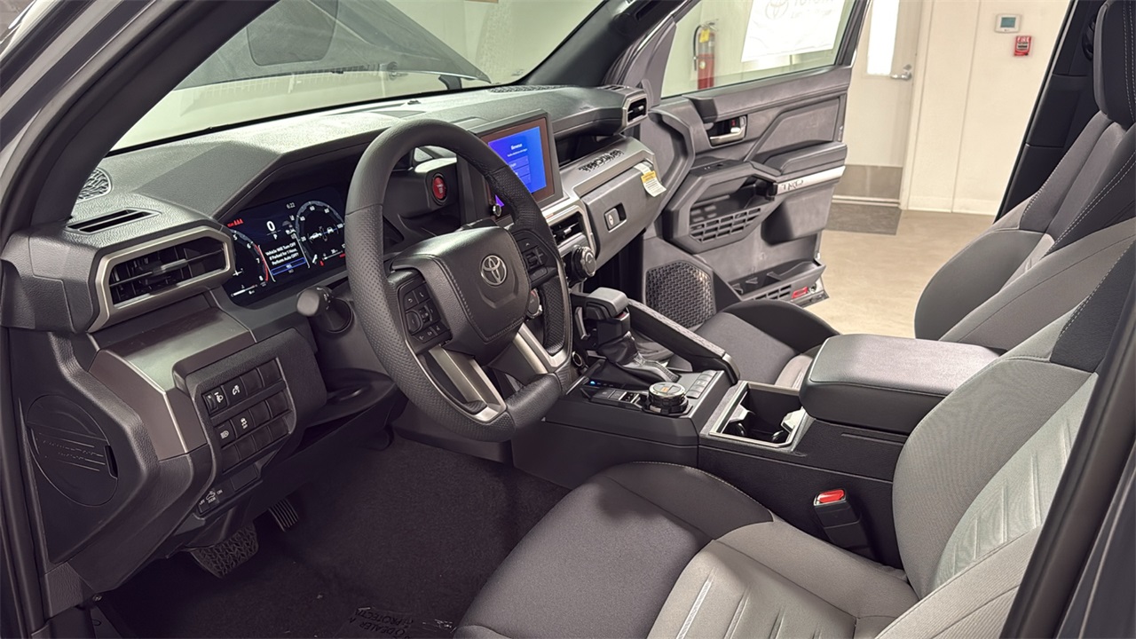2025 Toyota Tacoma TRD Off-Road Double Cab photo 10