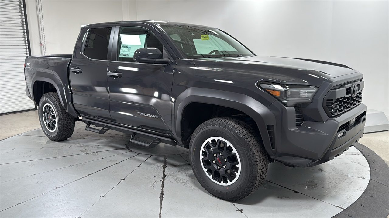 2025 Toyota Tacoma TRD Off-Road Double Cab photo 3