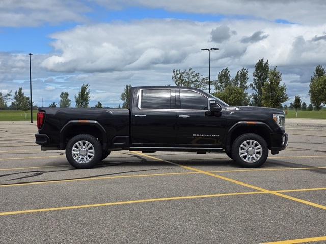 2022 GMC Sierra 2500HD 4WD Crew Cab Standard Bed Denali