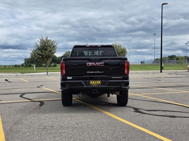 2022 GMC Sierra 2500HD 4WD Crew Cab Standard Bed Denali