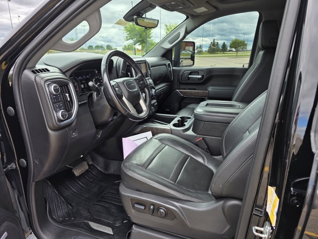 2022 GMC Sierra 2500HD 4WD Crew Cab Standard Bed Denali