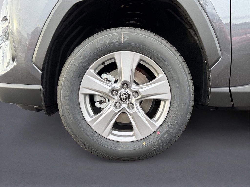 2025 Toyota RAV4 XLE photo 3