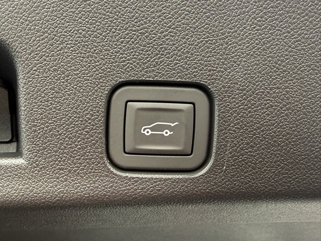 new 2026 Chevrolet Traverse car, priced at $43,795