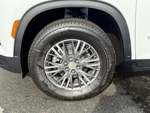 new 2026 Chevrolet Traverse car, priced at $43,795