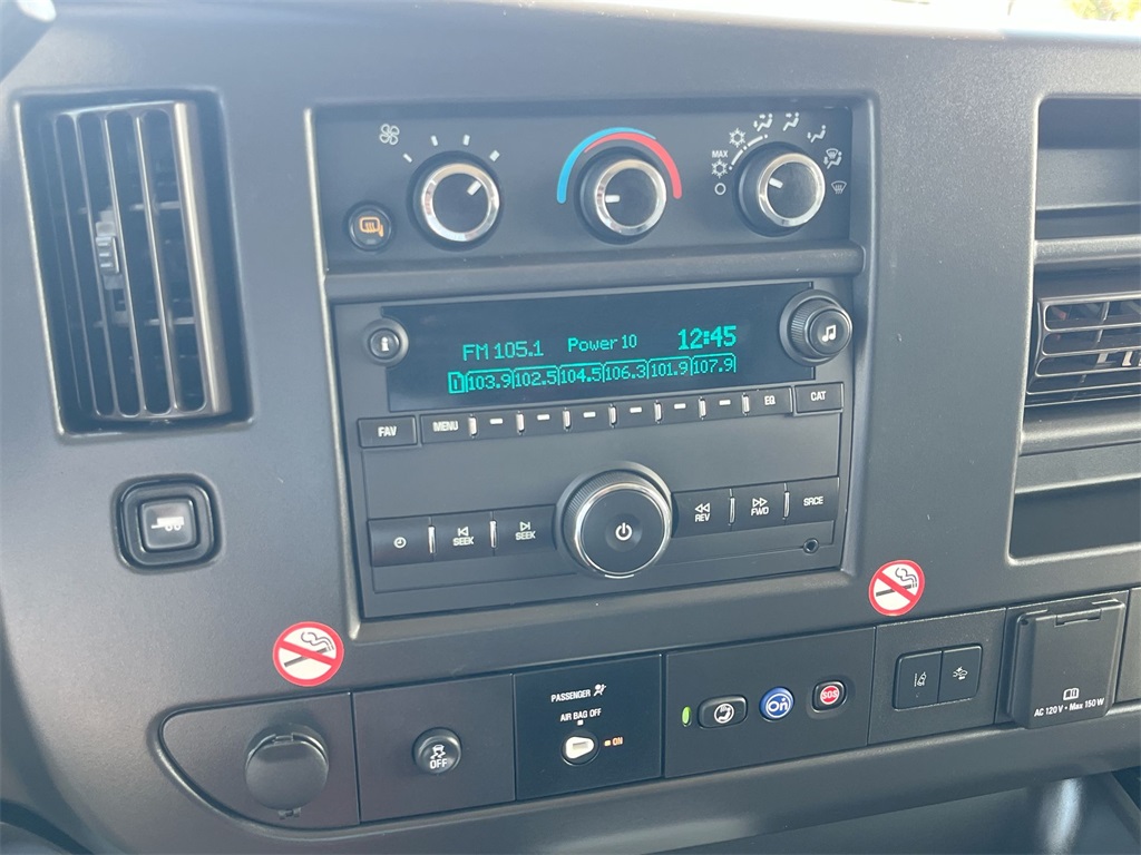 2025 Gmc Savana Passenger LT photo 9