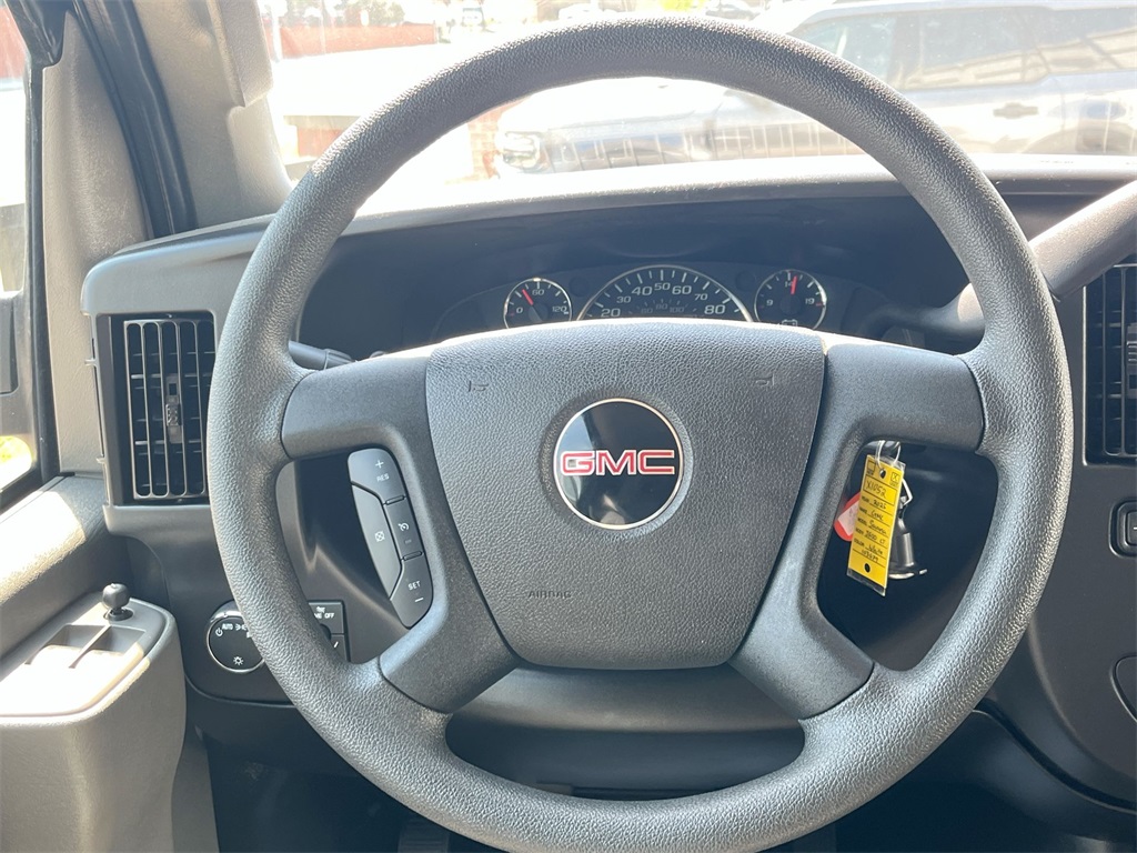 2025 Gmc Savana Passenger LT photo 15