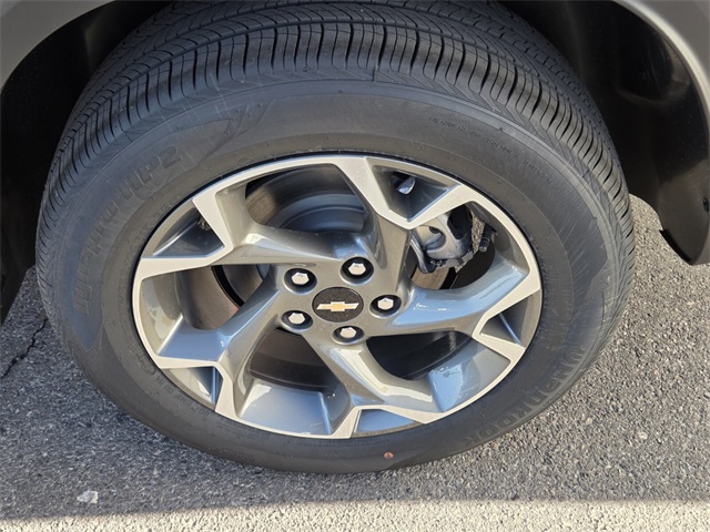 2026 Chevrolet Trax LT photo 2