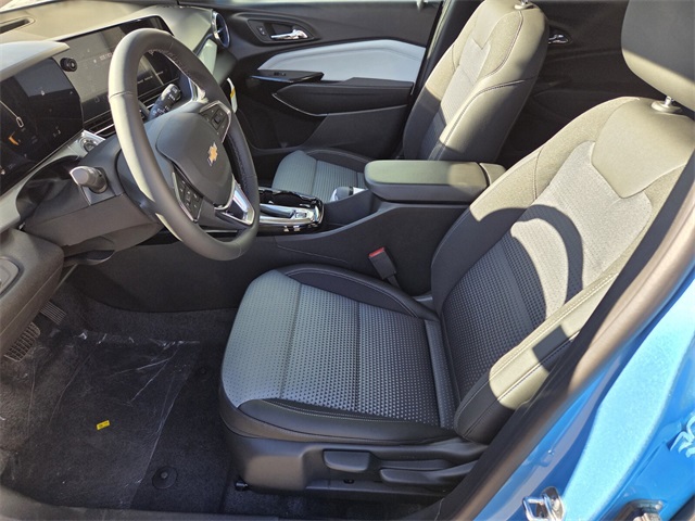 2026 Chevrolet Trax LT photo 3