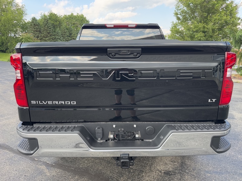 2025 Chevrolet Silverado 1500 LT photo 4