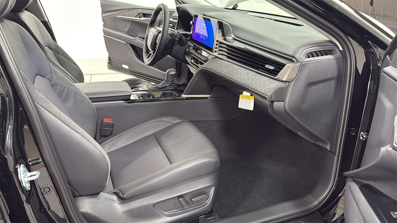 2026 Toyota Camry XLE photo 17