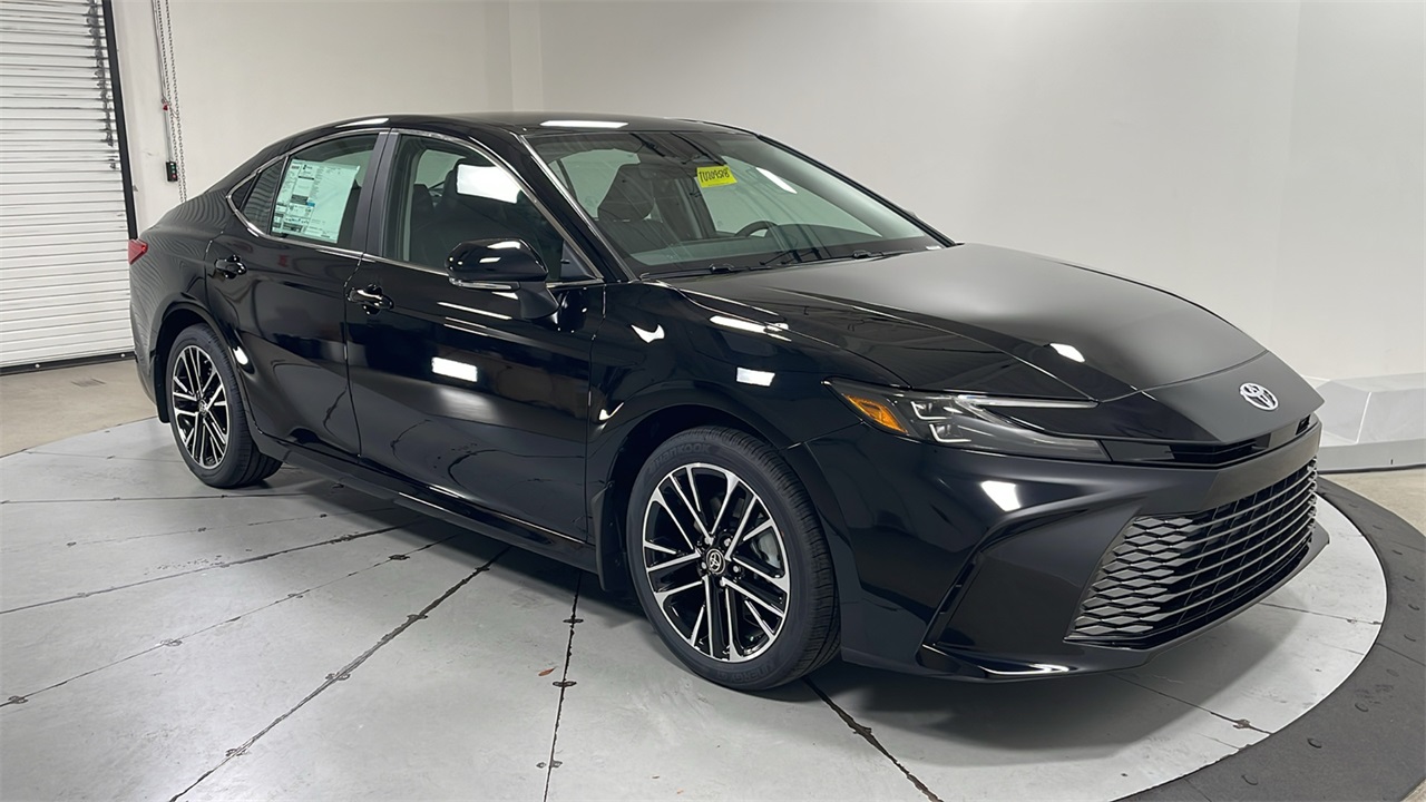 2026 Toyota Camry XLE photo 3