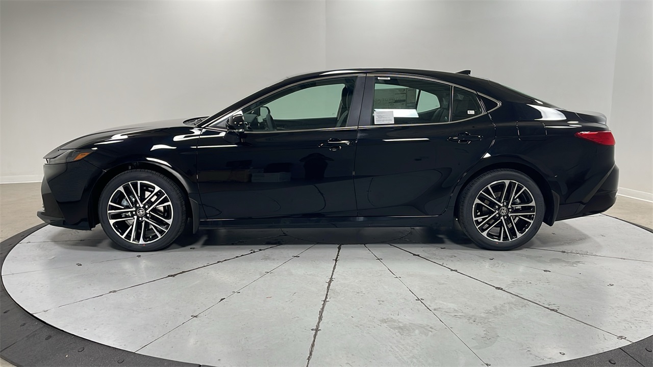 2026 Toyota Camry XLE photo 8