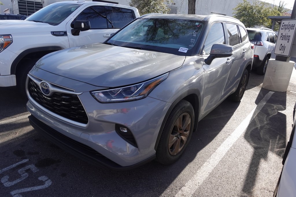 2023 Toyota Highlander Bronze Edition's photo