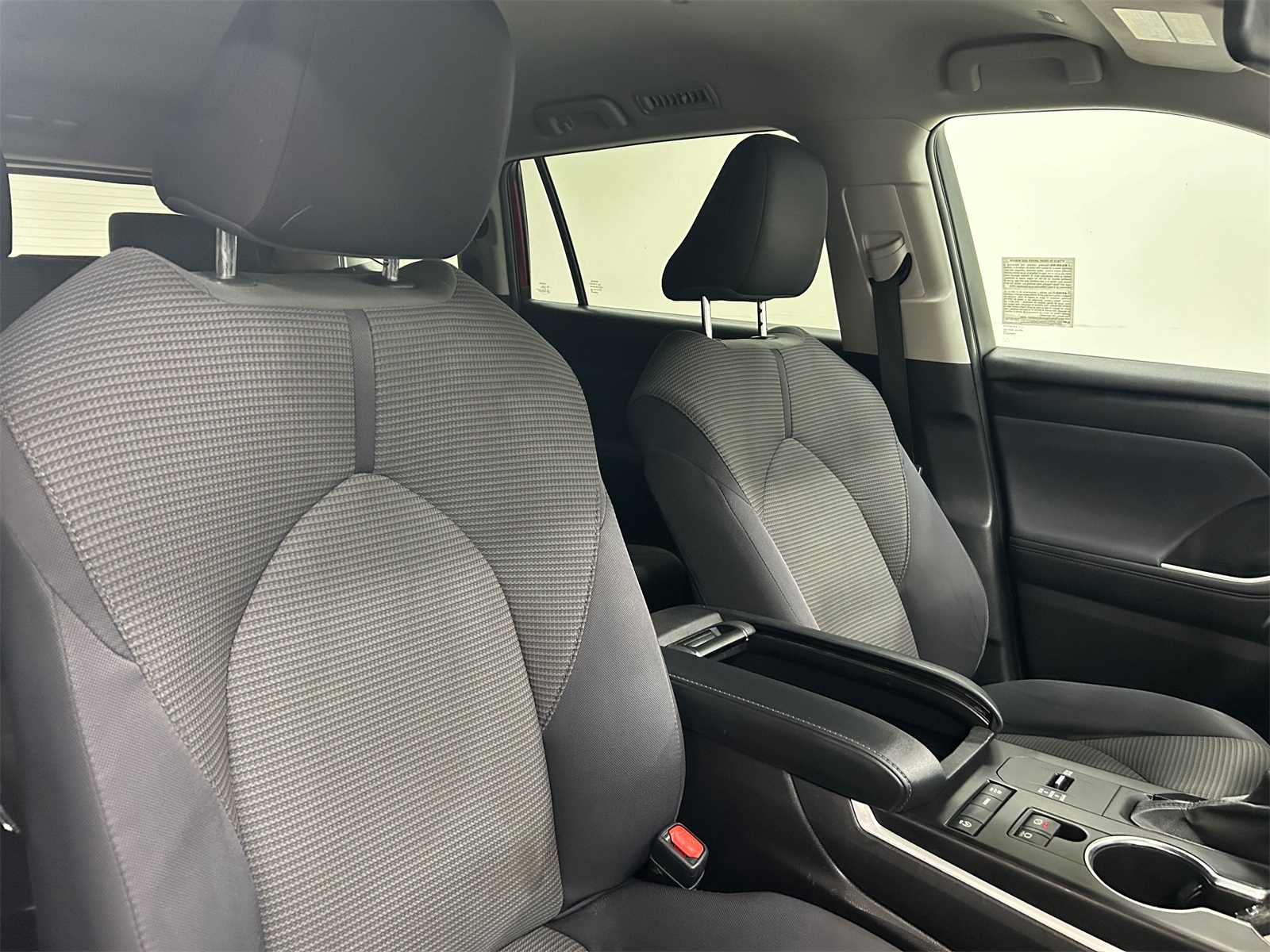 used 2022 Toyota Highlander car, priced at $25,995