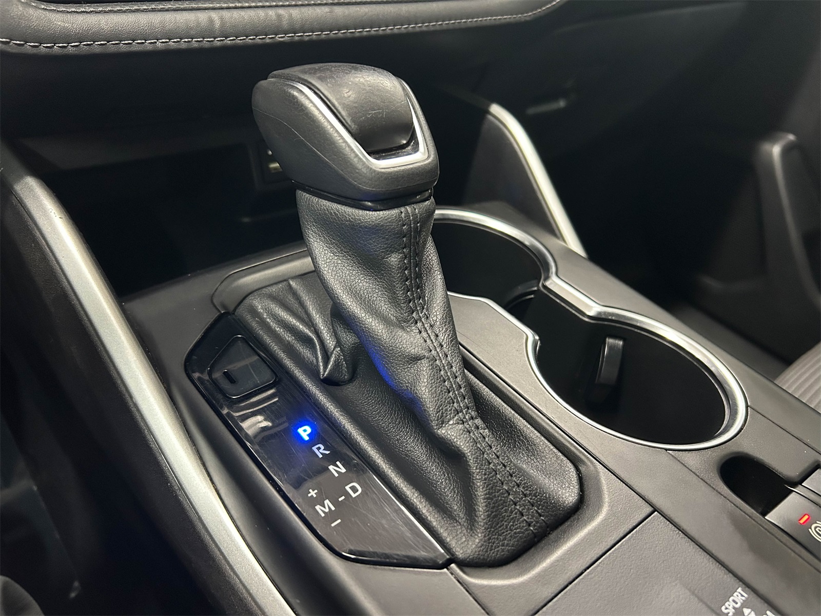 used 2022 Toyota Highlander car, priced at $25,995