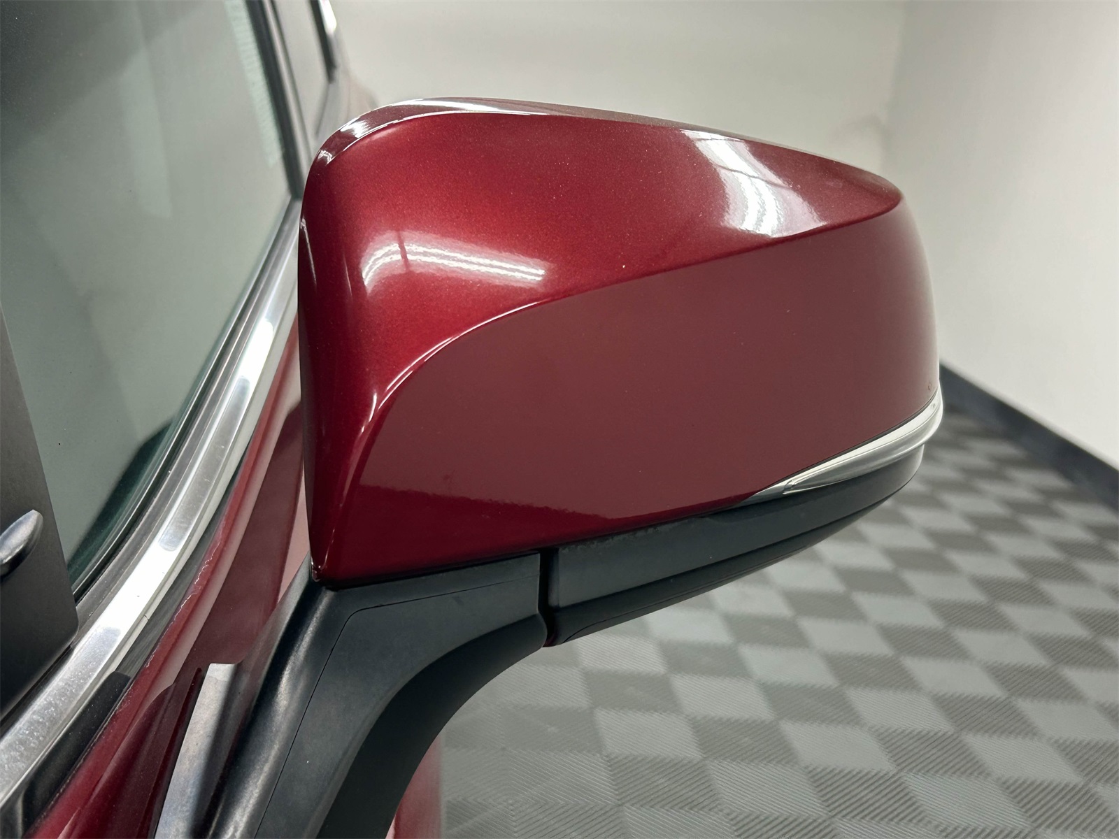 used 2022 Toyota Highlander car, priced at $25,995