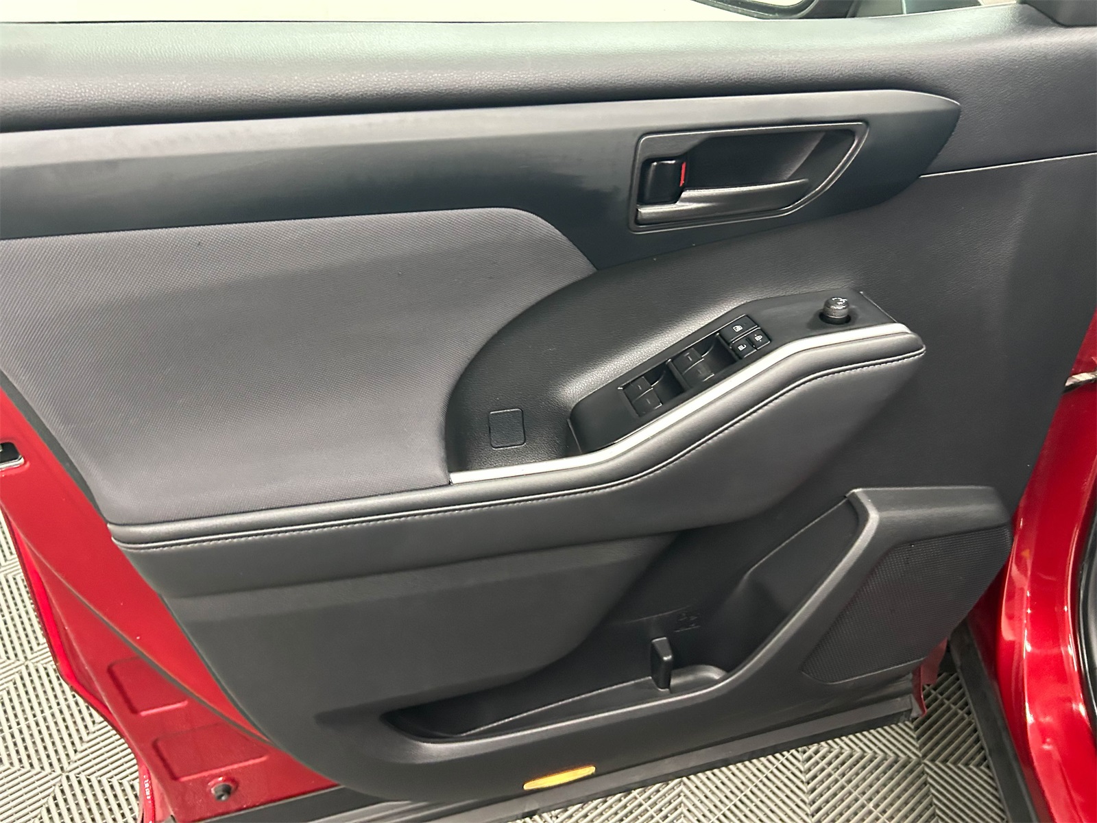 used 2022 Toyota Highlander car, priced at $25,995