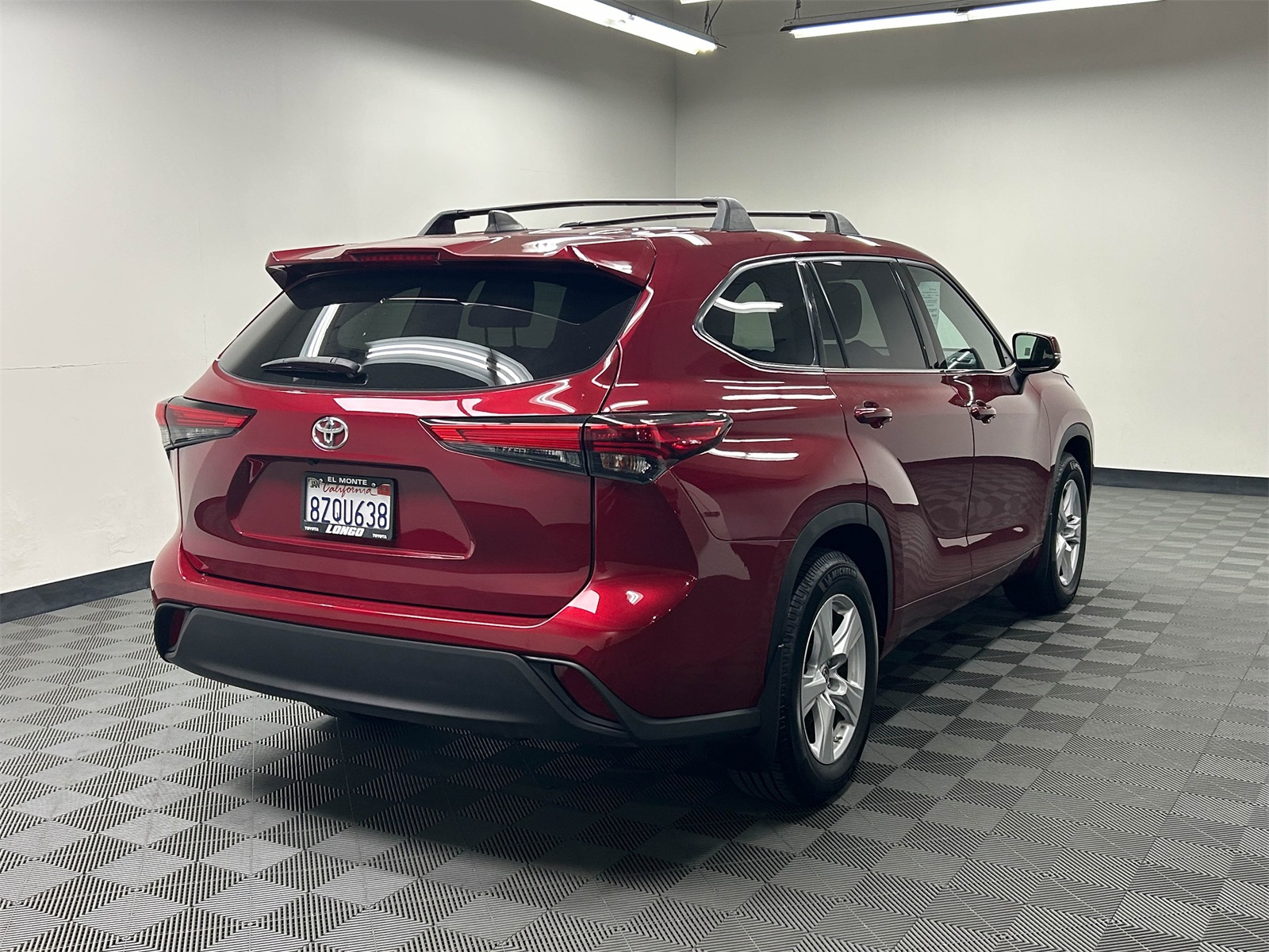 used 2022 Toyota Highlander car, priced at $25,995