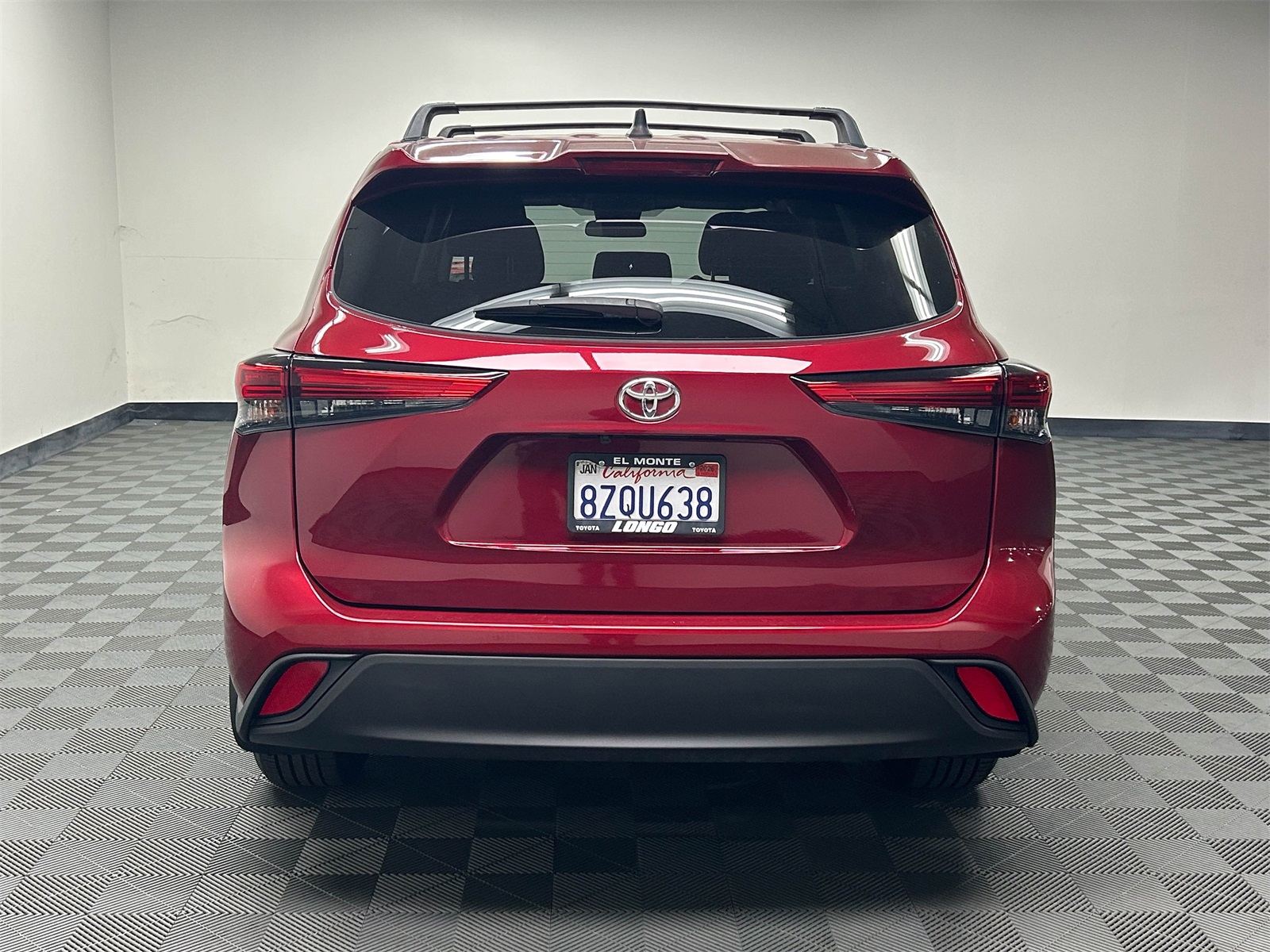 used 2022 Toyota Highlander car, priced at $25,995