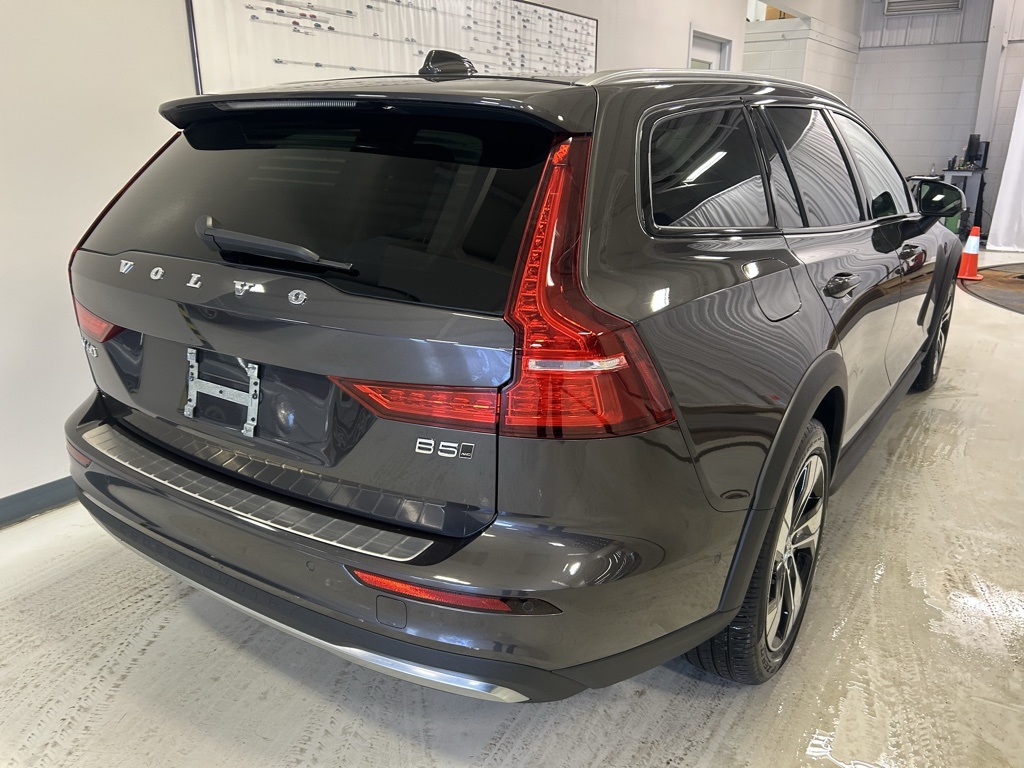 used 2023 Volvo V60 Cross Country car, priced at $37,979