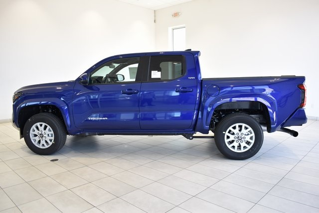 2025 Toyota Tacoma SR5 Double Cab photo 3
