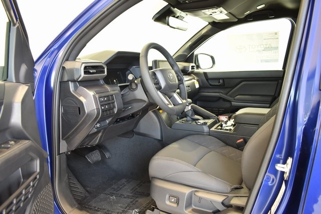 2025 Toyota Tacoma SR5 Double Cab photo 5