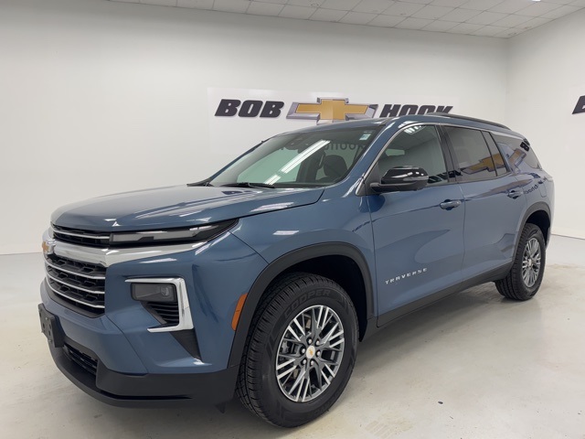 used 2024 Chevrolet Traverse car, priced at $33,888