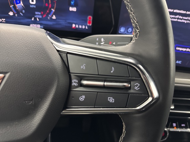 used 2024 Chevrolet Traverse car, priced at $33,888