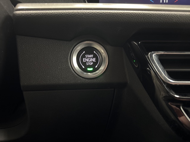 used 2024 Chevrolet Traverse car, priced at $33,888