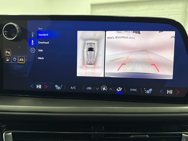 used 2024 Chevrolet Traverse car, priced at $33,888