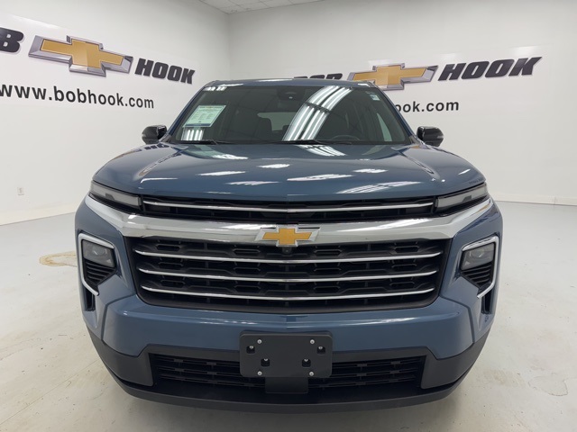 used 2024 Chevrolet Traverse car, priced at $33,888