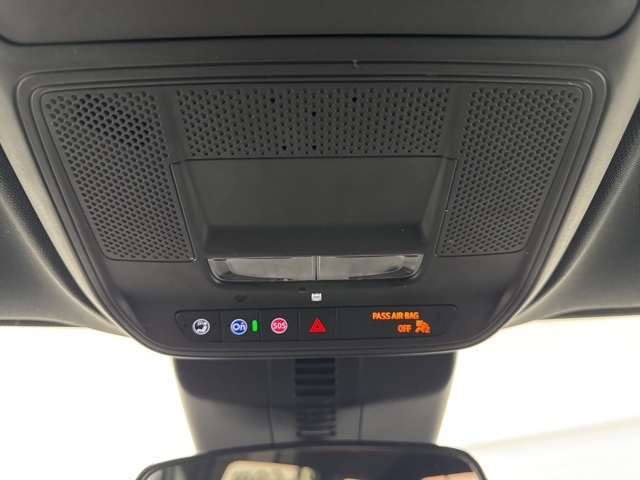 used 2024 Chevrolet Traverse car, priced at $33,888