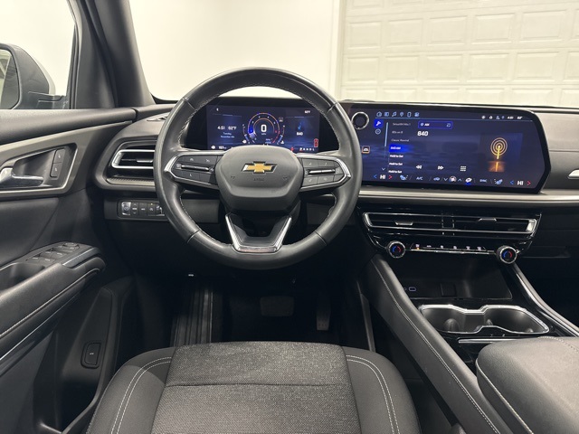 used 2024 Chevrolet Traverse car, priced at $33,888