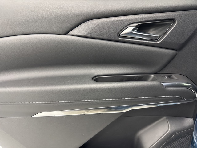 used 2024 Chevrolet Traverse car, priced at $33,888