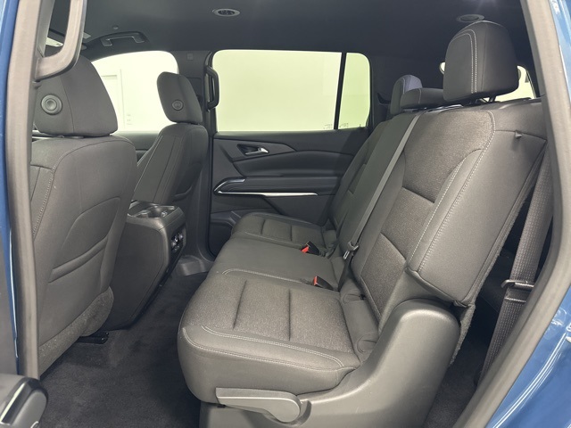 used 2024 Chevrolet Traverse car, priced at $33,888