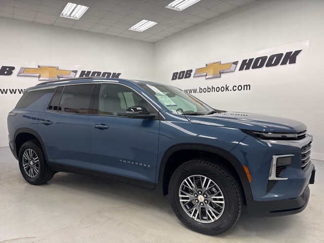 used 2024 Chevrolet Traverse car, priced at $33,888