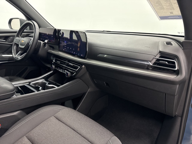 used 2024 Chevrolet Traverse car, priced at $33,888