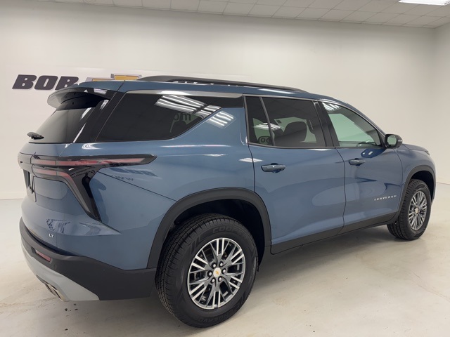 used 2024 Chevrolet Traverse car, priced at $33,888
