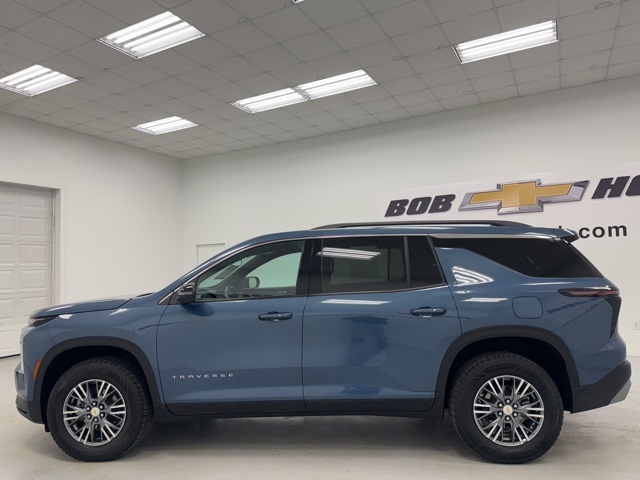 used 2024 Chevrolet Traverse car, priced at $33,888